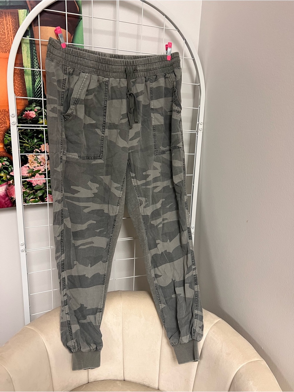 Splendid Women's Gray Camouflage Jogger Pants